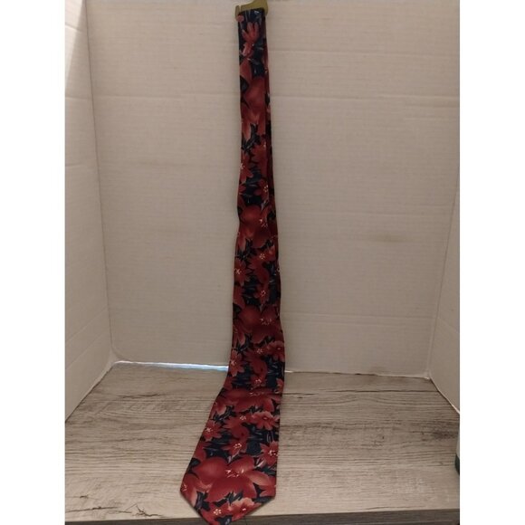Wembley 100% Silk Floral Necktie Red & Navy Blue Pattern 56" Mens Accessory - Picture 2 of 3